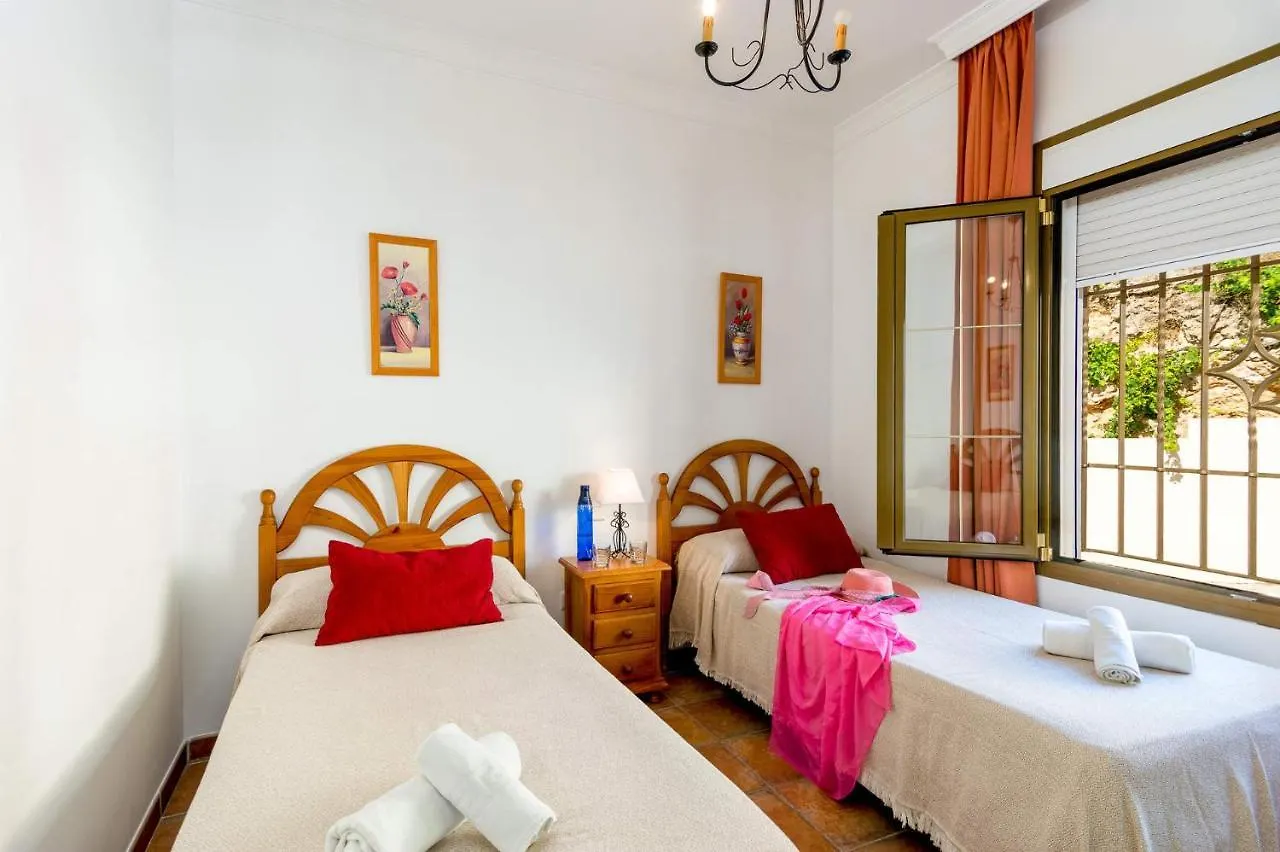 Villa Tres Olivos By Villa Plus Фрихилиана