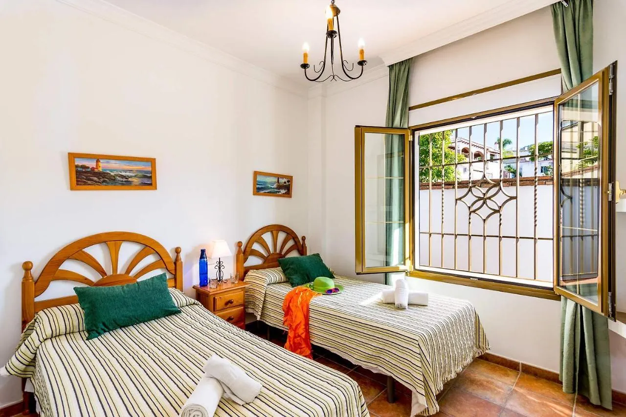 Villa Tres Olivos By Villa Plus Фрихилиана